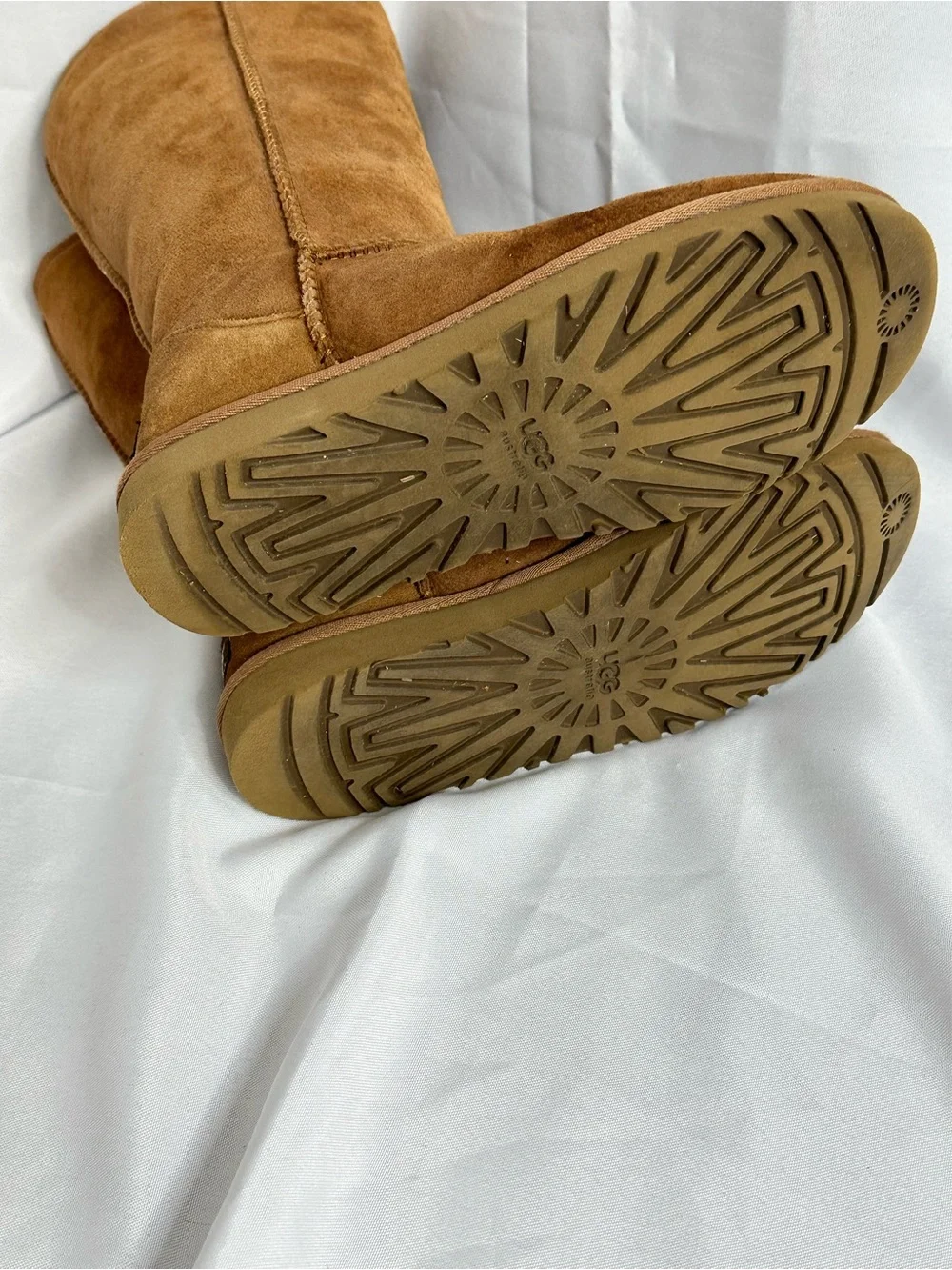 UGG Women's Classic Round Toe II Tall Boots Size 7